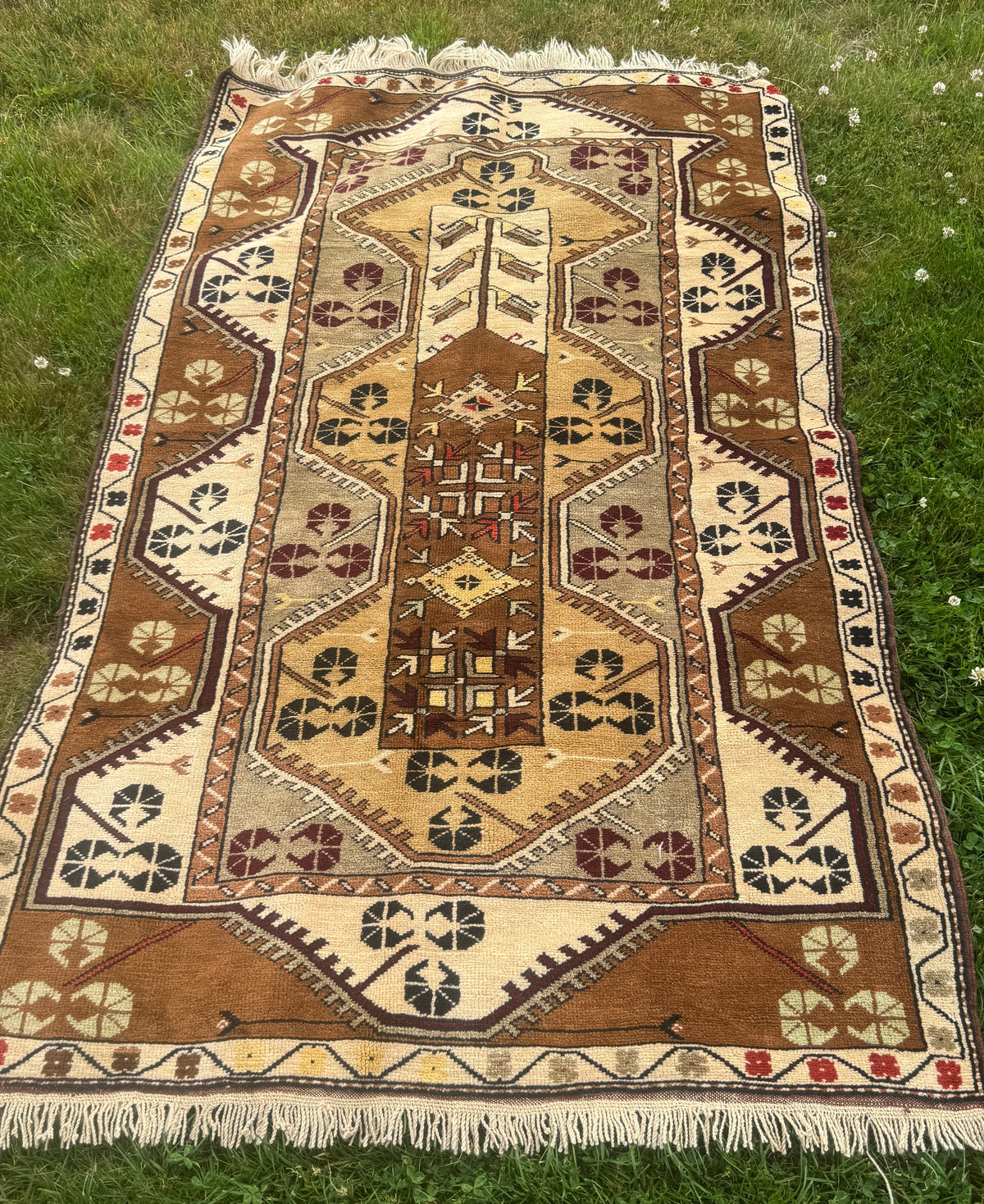 Vintage Turkish Rug (4' × 6'10")